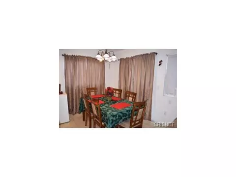 45507 Robinson Dr, Lancaster, CA 93535 photo 5