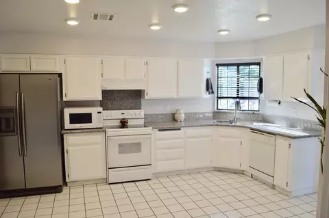 44252 8th St E, Lancaster, CA 93535 photo 8