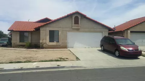 37102 Keith Ct, Palmdale, CA 93550 photo 2