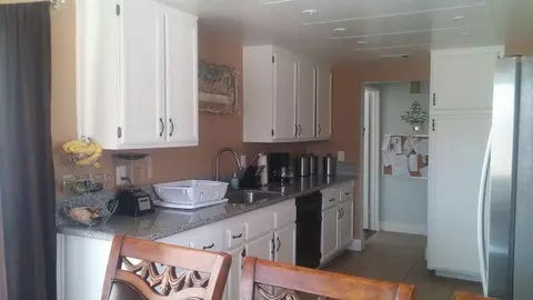 37102 Keith Ct, Palmdale, CA 93550 photo 3