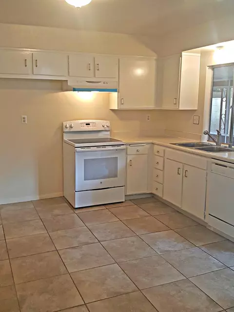 37639 29th St, Palmdale, CA 93550 photo 4