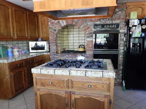 24581 Willow Pass Dr, Tehachapi, CA 93561 photo 4