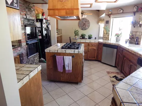 24581 Willow Pass Dr, Tehachapi, CA 93561 photo 6