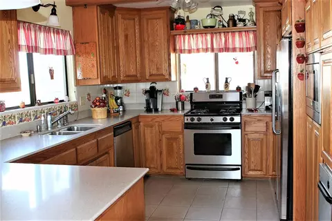 28421 Deertrail Dr, Tehachapi, CA 93561 photo 3