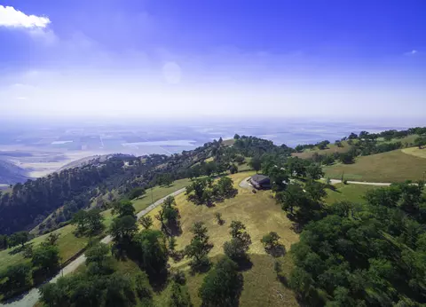 28421 Deertrail Dr, Tehachapi, CA 93561 photo 2