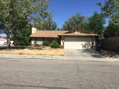 45330 7th St E, Lancaster, CA 93535 photo 2