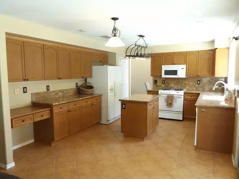 6830 Andover Ave, Lancaster, CA 93536 photo 5