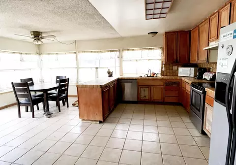1263 Lingard St E, Lancaster, CA 93535 photo 9