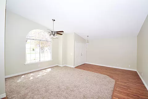 44117 Amherst Ln, Lancaster, CA 93536 photo 3