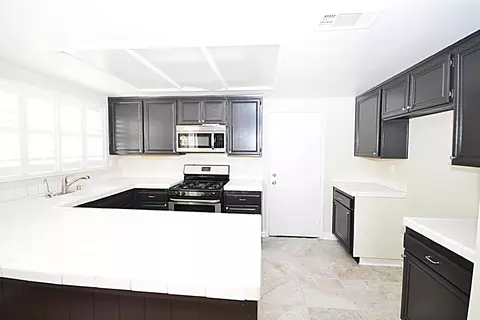 44117 Amherst Ln, Lancaster, CA 93536 photo 7