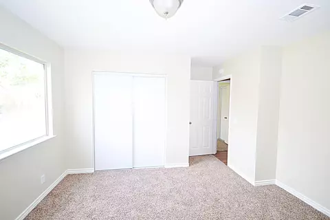 44117 Amherst Ln, Lancaster, CA 93536 photo 13