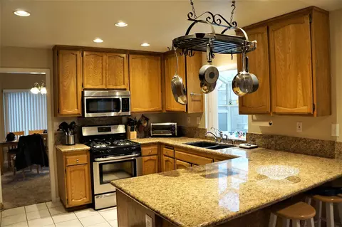 2100 Sunswept Cir, Lancaster, CA 93536 photo 2