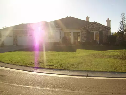41829 Piazza Ct, Lancaster, CA 93536 photo 2