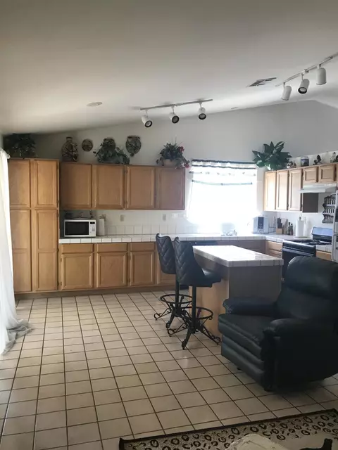 37054 Boxleaf Rd, Palmdale, CA 93550 photo 4