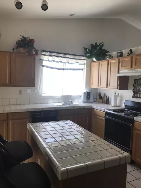 37054 Boxleaf Rd, Palmdale, CA 93550 photo 6