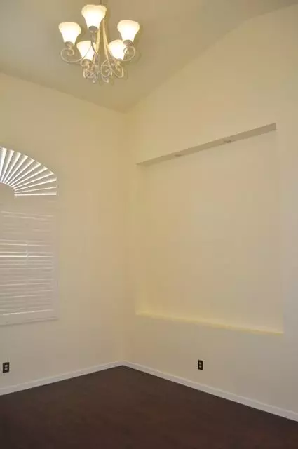 36862 37th St E, Palmdale, CA 93550 photo 4