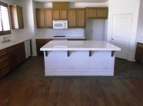 1738 Whitlatch Dr, Lancaster, CA 93535 photo 3