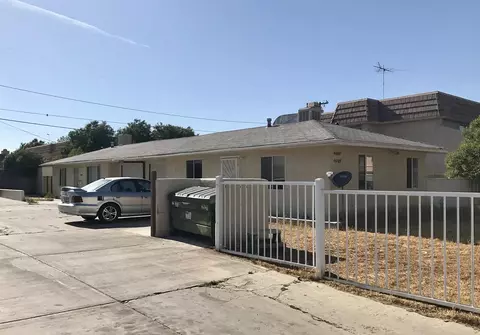 44107 Beech Ave, Lancaster, CA 93534 photo 2