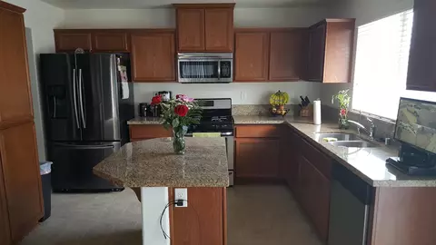 37151 Wilton Dr, Palmdale, CA 93550 photo 5