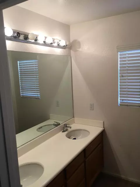 43437 Rucker St, Lancaster, CA 93535 photo 8