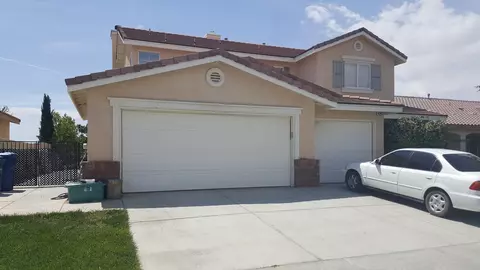 43437 Rucker St, Lancaster, CA 93535 photo 2