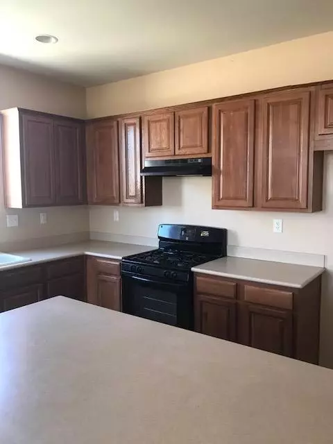 45605 Rodin St, Lancaster, CA 93535 photo 3