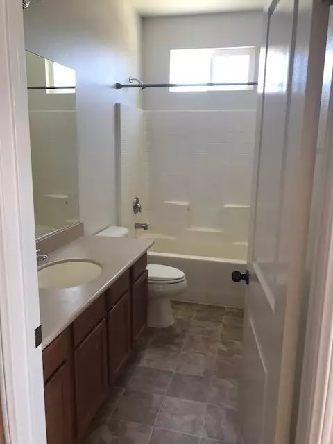 45605 Rodin St, Lancaster, CA 93535 photo 8