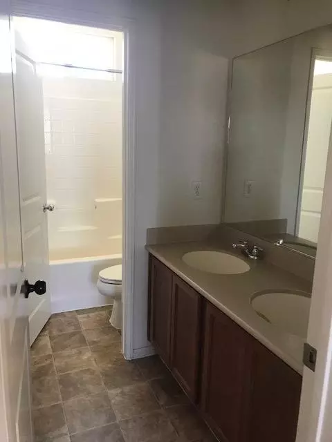 45605 Rodin St, Lancaster, CA 93535 photo 9