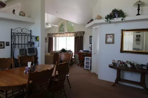 18122 Avenue O E, Lake Los Angeles, CA 93591 photo 3