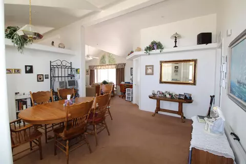 18122 Avenue O E, Lake Los Angeles, CA 93591 photo 2
