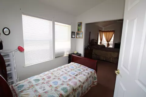 18122 Avenue O E, Lake Los Angeles, CA 93591 photo 21