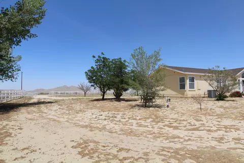 18122 Avenue O E, Lake Los Angeles, CA 93591 photo 33