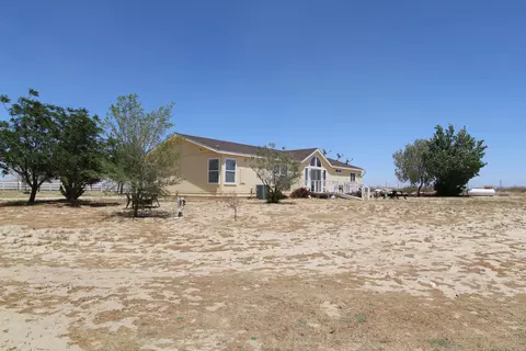 18122 Avenue O E, Lake Los Angeles, CA 93591 photo 32