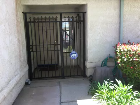 2560 Macfarlane Dr, Lancaster, CA 93536 photo 6