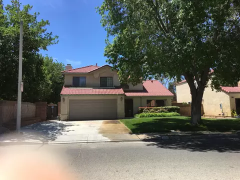 2560 Macfarlane Dr, Lancaster, CA 93536 photo 1