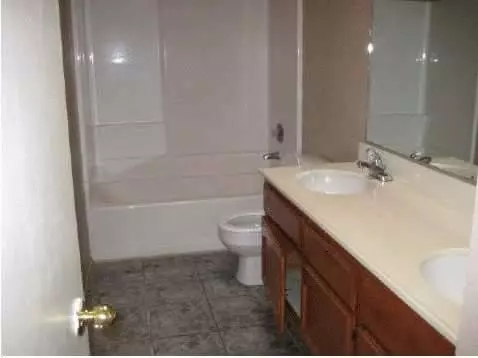 1643 Renee St, Lancaster, CA 93535 photo 3