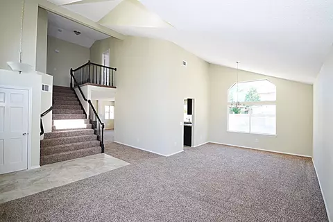 3823 Jonathon Ct, Lancaster, CA 93536 photo 2