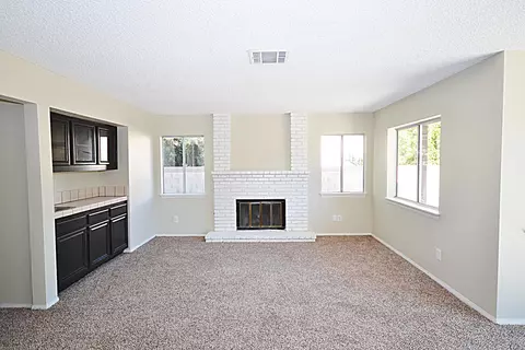 3823 Jonathon Ct, Lancaster, CA 93536 photo 5