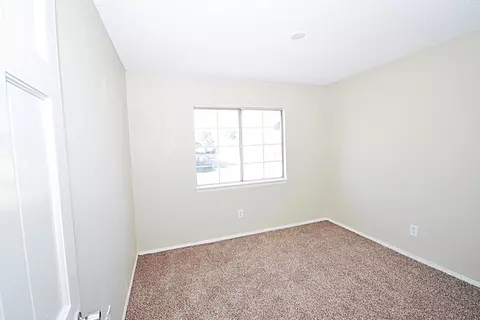 3823 Jonathon Ct, Lancaster, CA 93536 photo 17