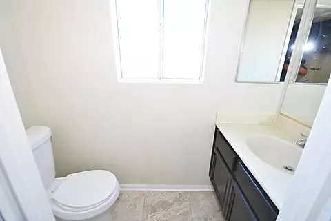 3823 Jonathon Ct, Lancaster, CA 93536 photo 9