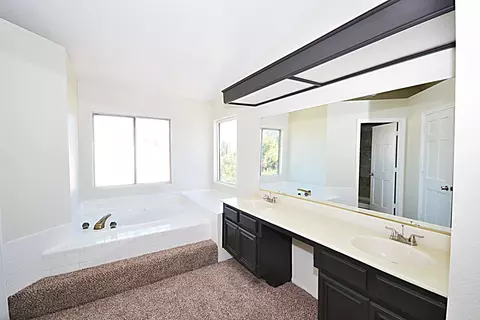 3823 Jonathon Ct, Lancaster, CA 93536 photo 12