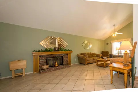 38647 28th St E, Palmdale, CA 93550 photo 4