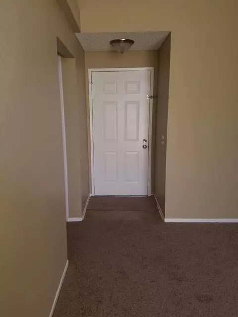 36926 Hampton Ct, Palmdale, CA 93552 photo 2