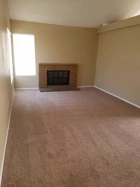 36926 Hampton Ct, Palmdale, CA 93552 photo 4