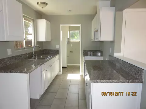45402 Raysack Ave, Lancaster, CA 93535 photo 3