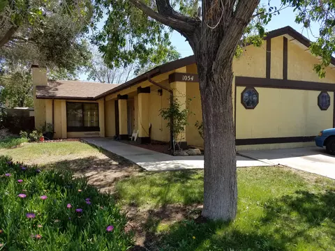 1054 Lightcap St, Lancaster, CA 93535 photo 1