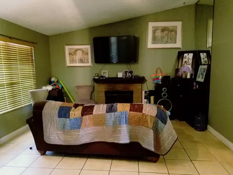 1054 Lightcap St, Lancaster, CA 93535 photo 4