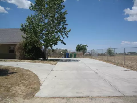 43051 37th St E, Lancaster, CA 93535 photo 4