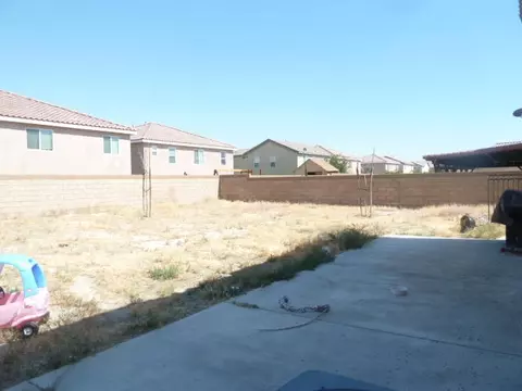 45130 Parkview Ln, Lancaster, CA 93535 photo 2