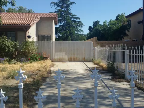 4518 Avenue R6 E, Palmdale, CA 93552 photo 2